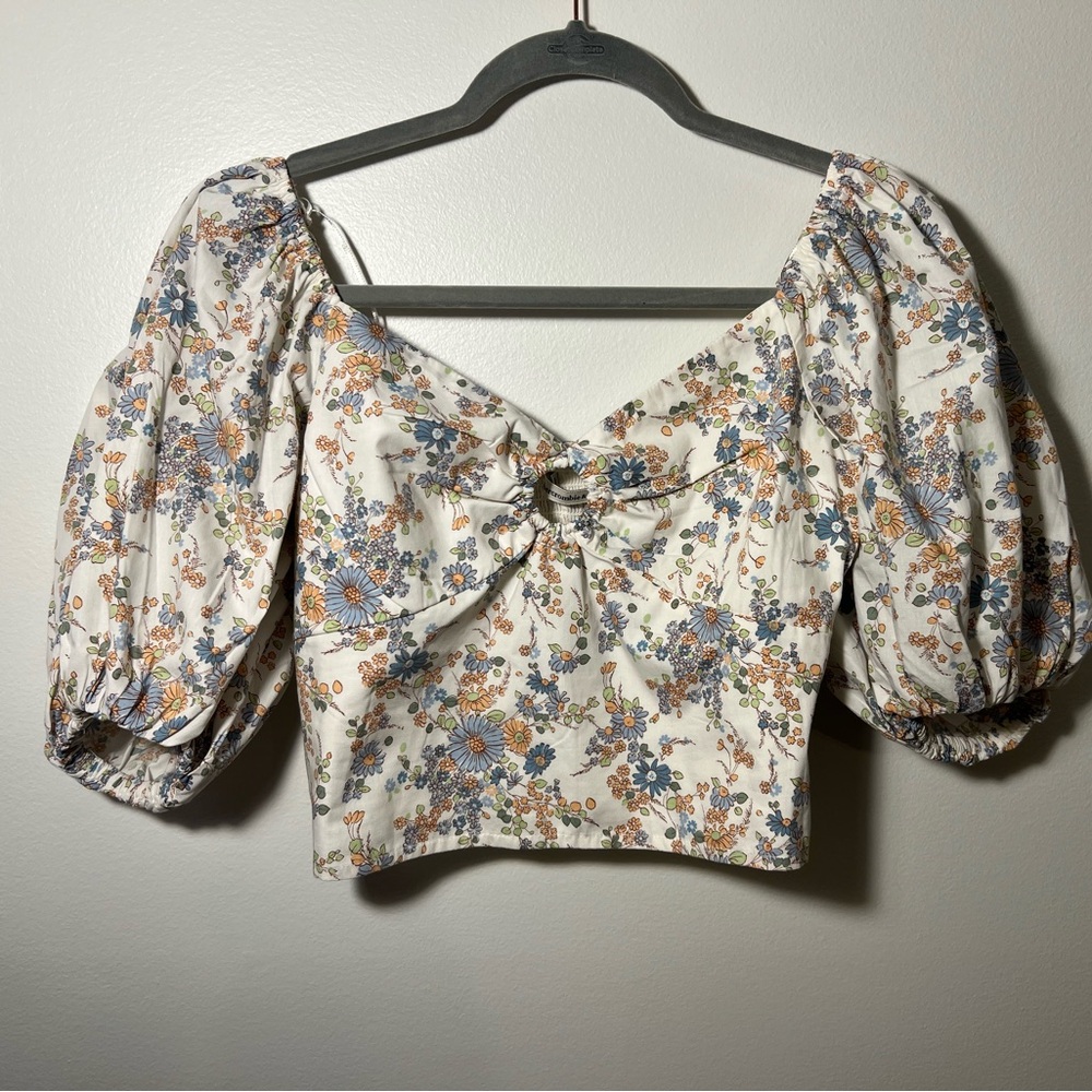 NWT Abercrombie & Fitch Floral Puff Sleeve Blouse